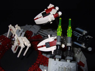 Illustration for article titled Using Hundreds of LEGO Star Wars Mini-Spaceships to Create Huge Battles